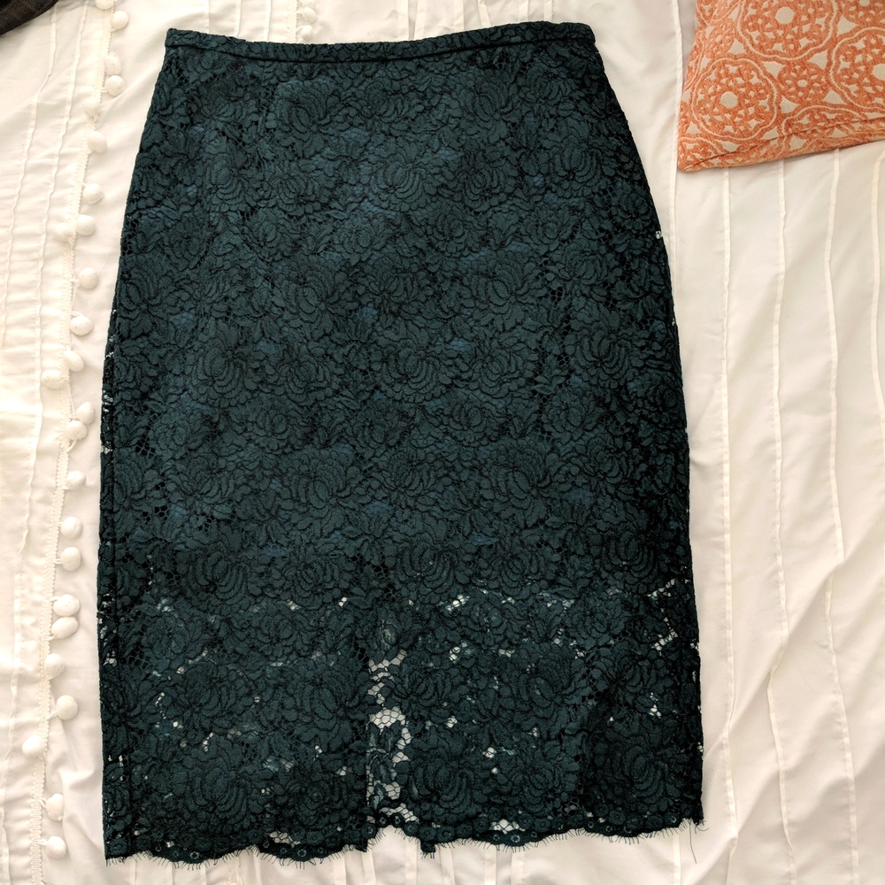 Holiday skirt dark green lace